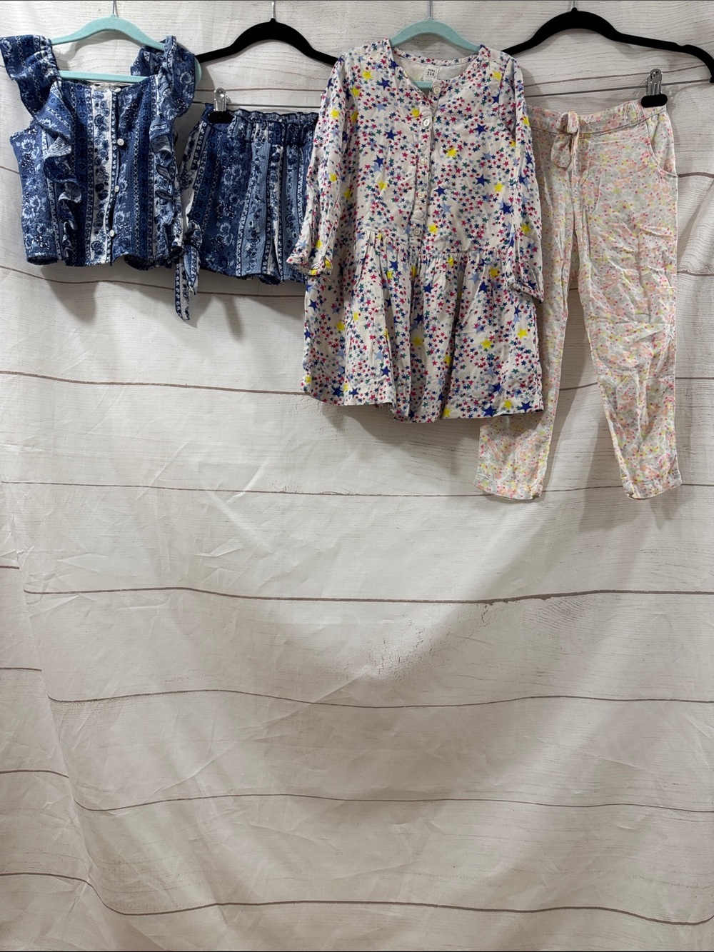 Bundle of 4 Girls' Floral dress-pants- shirt + short set size 5T- Gap-btween